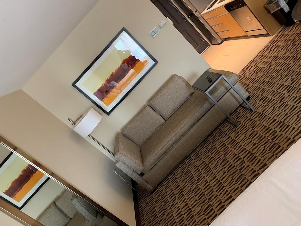 Candlewood Suites Fargo South- Medical Center by IHG photo 12