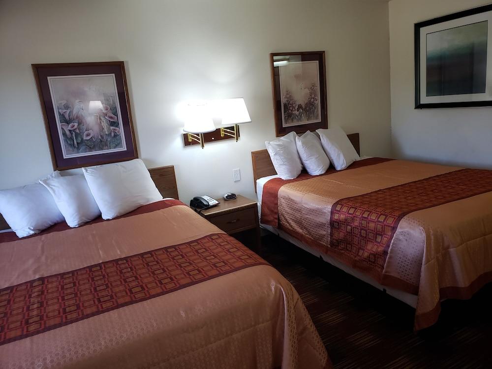 Americas Best Value Inn & Suites Harrisonville photo 69