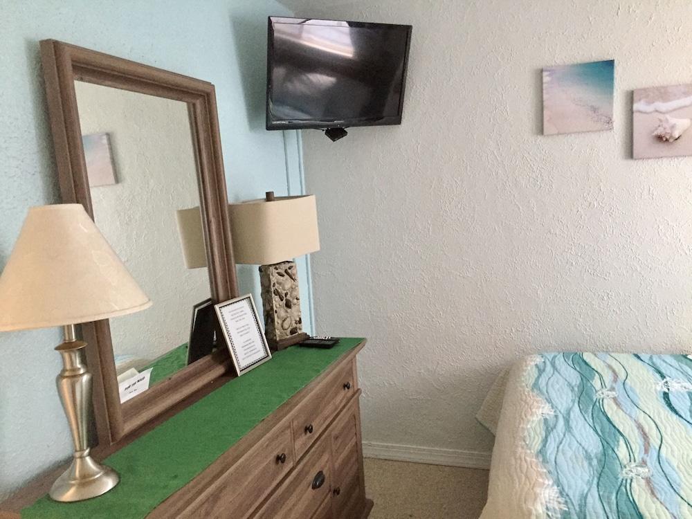 Lollipop Motel photo 23