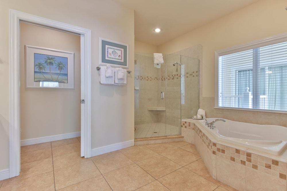 Tortuga Inn Beach Resort photo 100