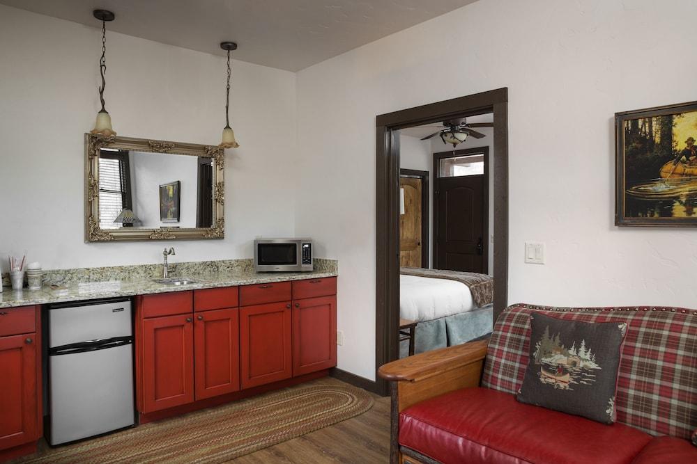 The Landing at Estes Park - Riverside Retreat photo 40