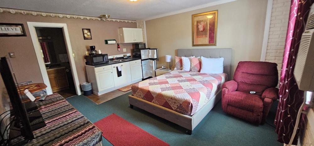 River Country Motor Lodge photo 59