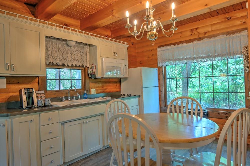 Cricket Hill Lodge & Cabins photo 71