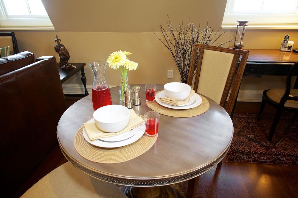 Guesthouse at Norwalk Inn photo 13