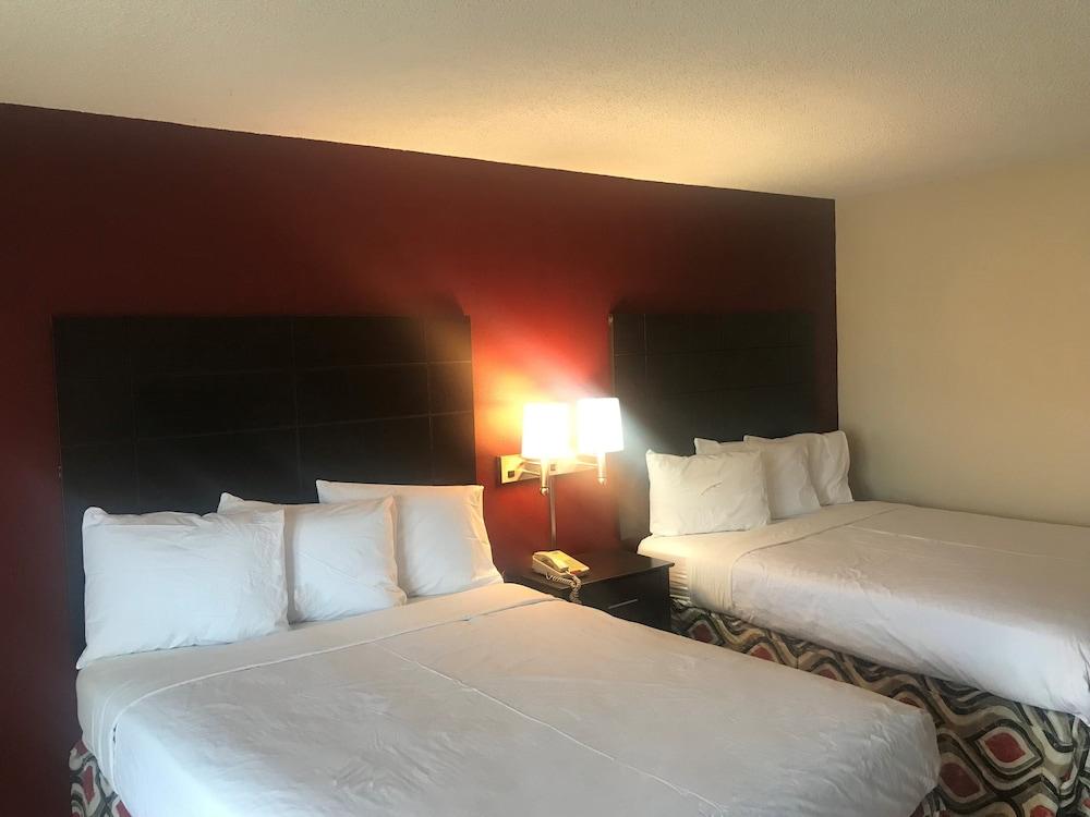 Red Roof Inn & Suites San Angelo photo 9