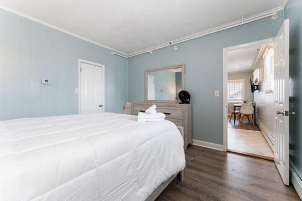 Seaside Suites photo 20