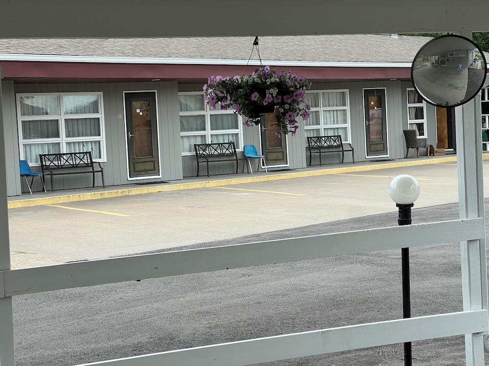 Welch Motel photo 8
