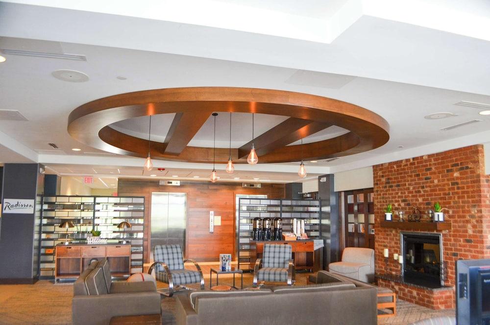 Radisson Hotel Detroit Metro Airport photo 34
