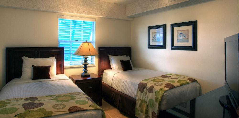 Ocean Pointe Suites at Key Largo photo 6