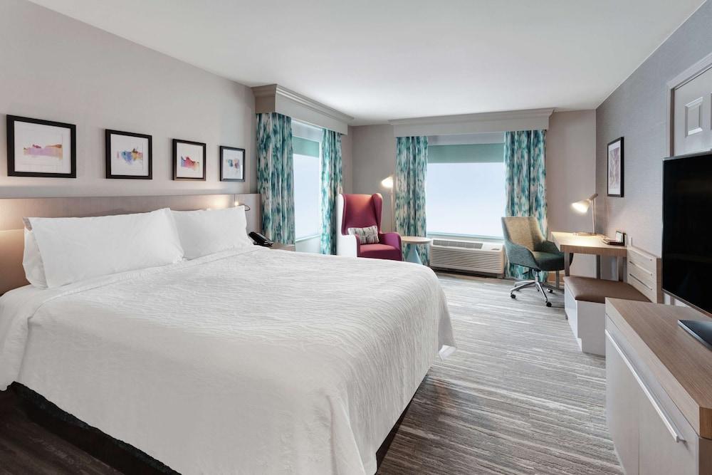 Hilton Garden Inn Chicago North Shore/Evanston photo 2