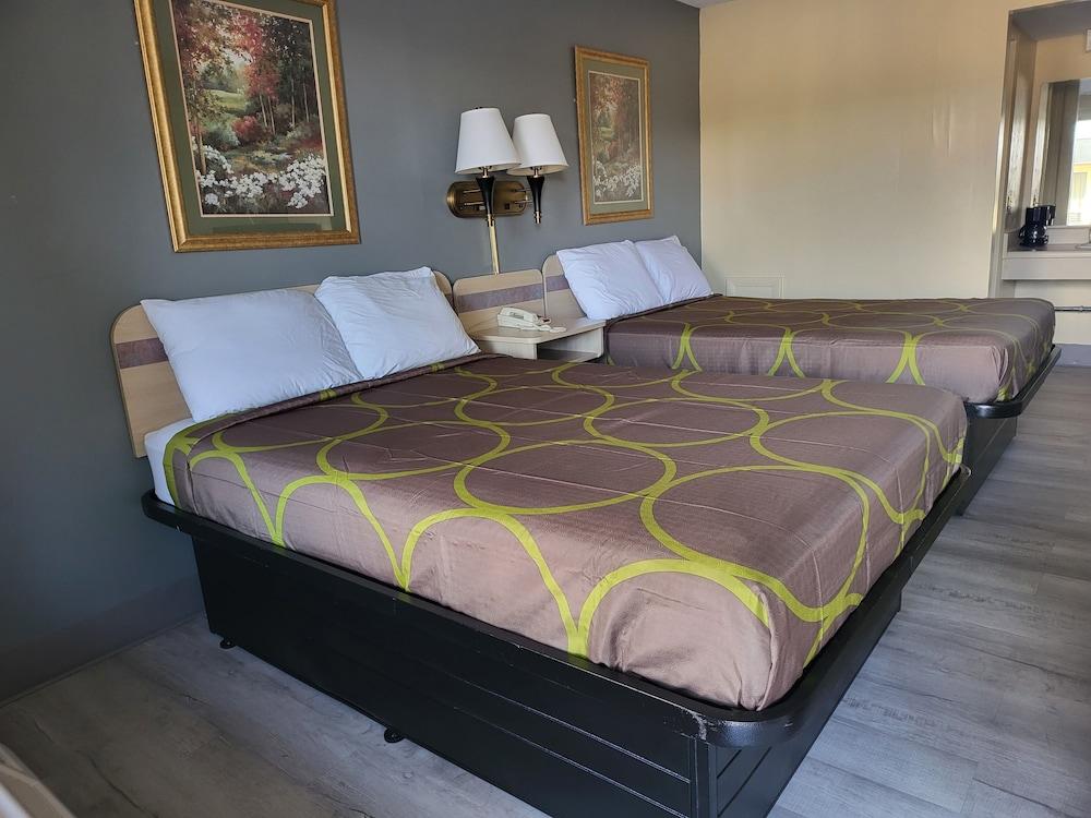 Budget Host Inn Bristol photo 20