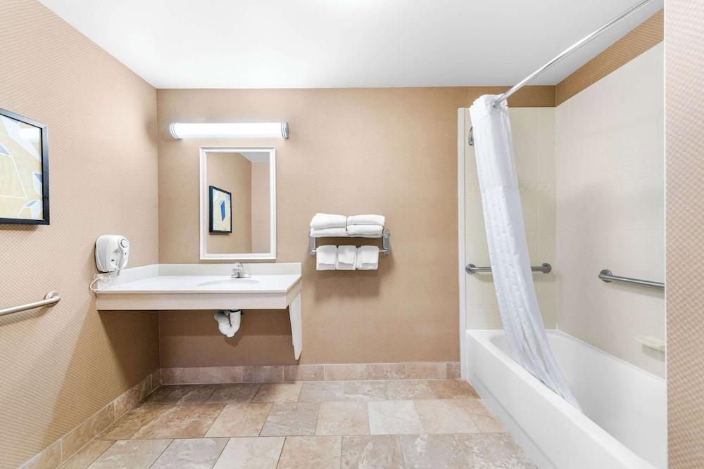 Comfort Inn Harriman photo 39