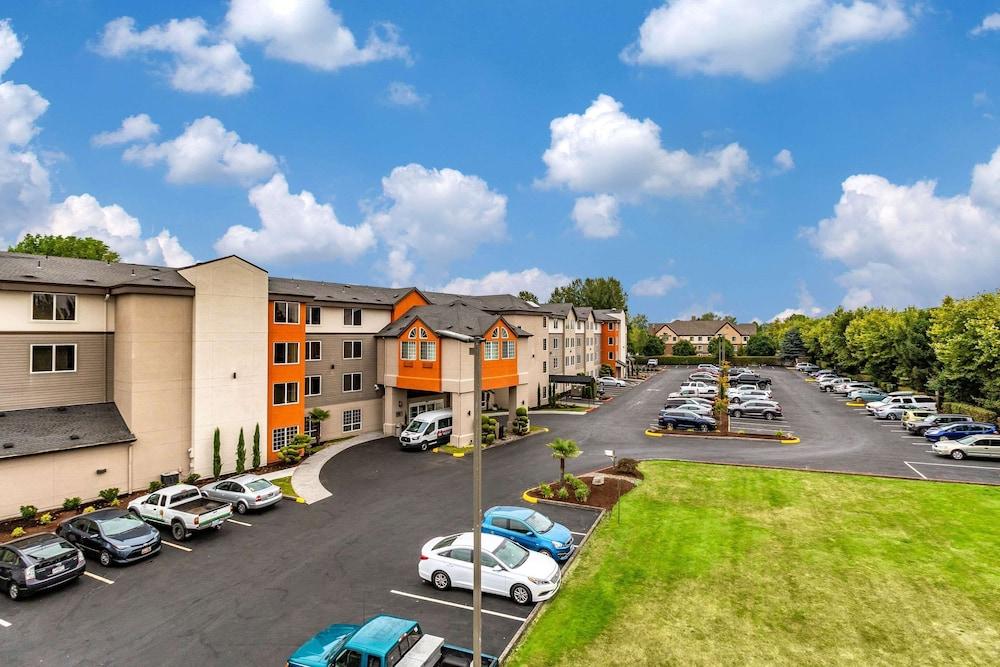 TownePlace Suites by Marriott Portland Airport photo 40