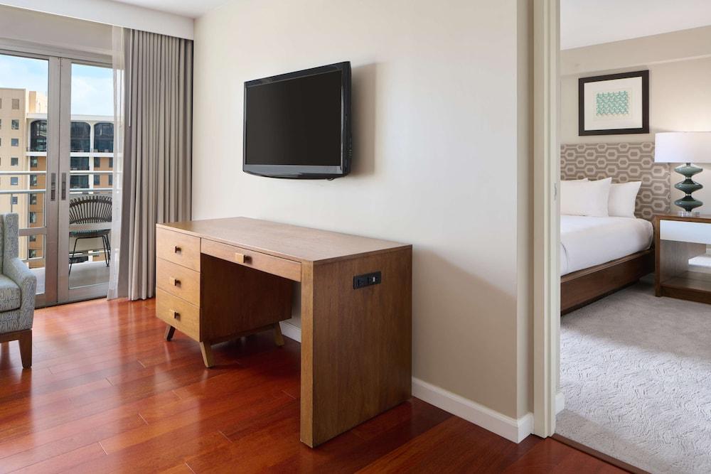Ilikai Hotel & Luxury Suites photo 4