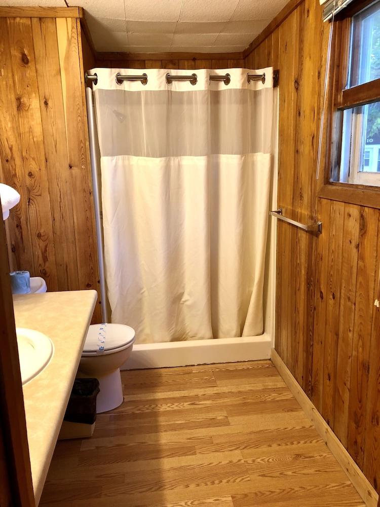 Sportsman's Lodge photo 38