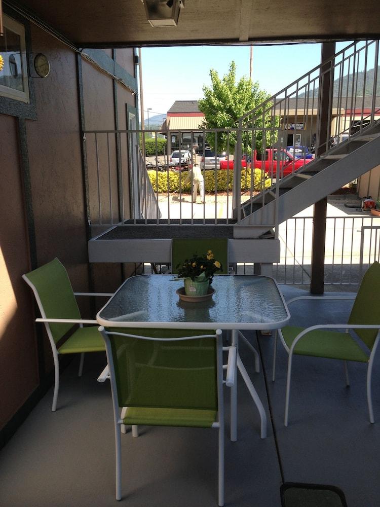 Sweet Breeze Inn photo 14