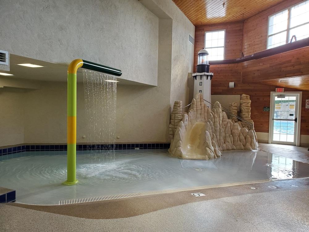 Bridgeport Waterfront Resort photo 67
