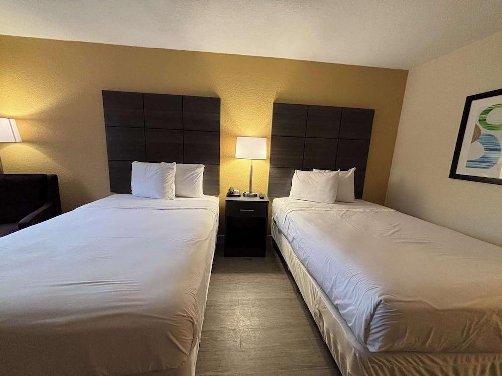 Studio 6 Suites Charlotte, NC - Northlake photo 8