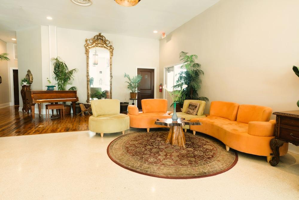 Oak Tree Hotel photo 11