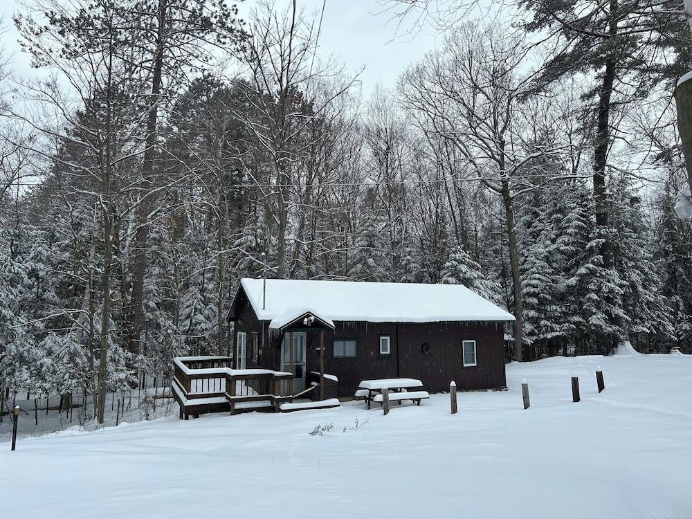 Paddler's Rest Lakeside Cabins and Hotel photo 56