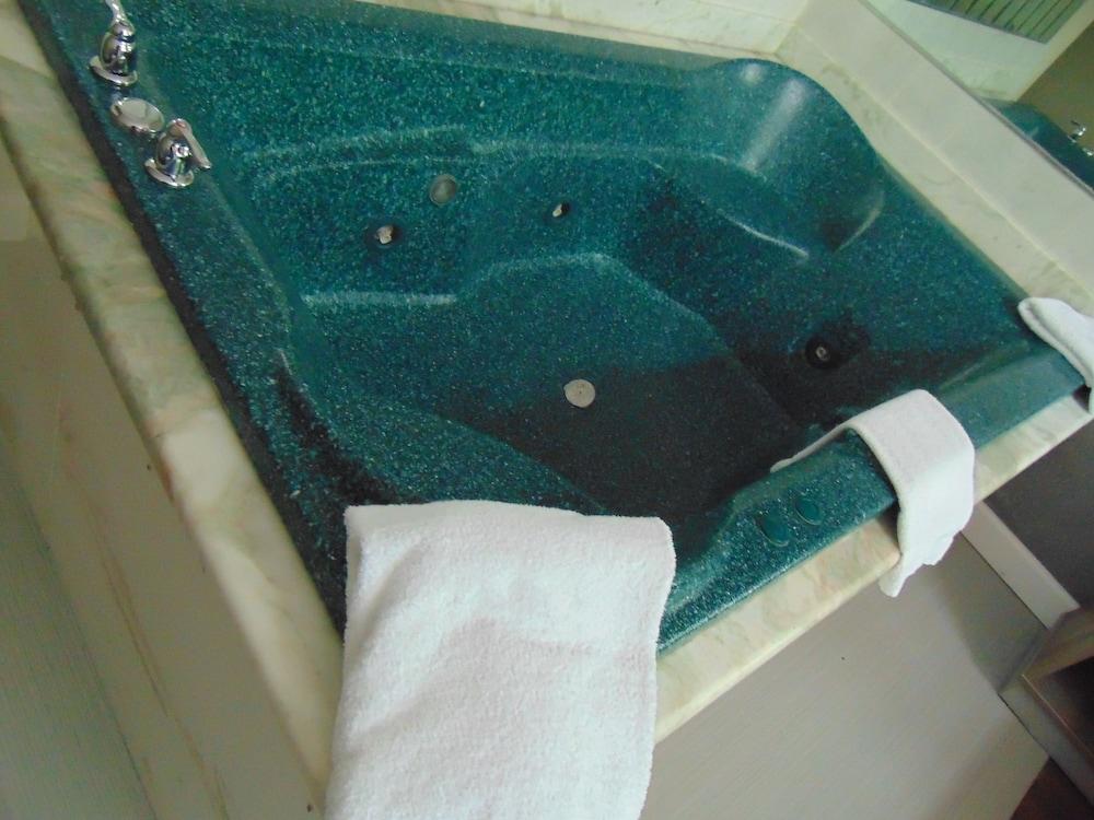 La Mirage Motor Inn photo 13
