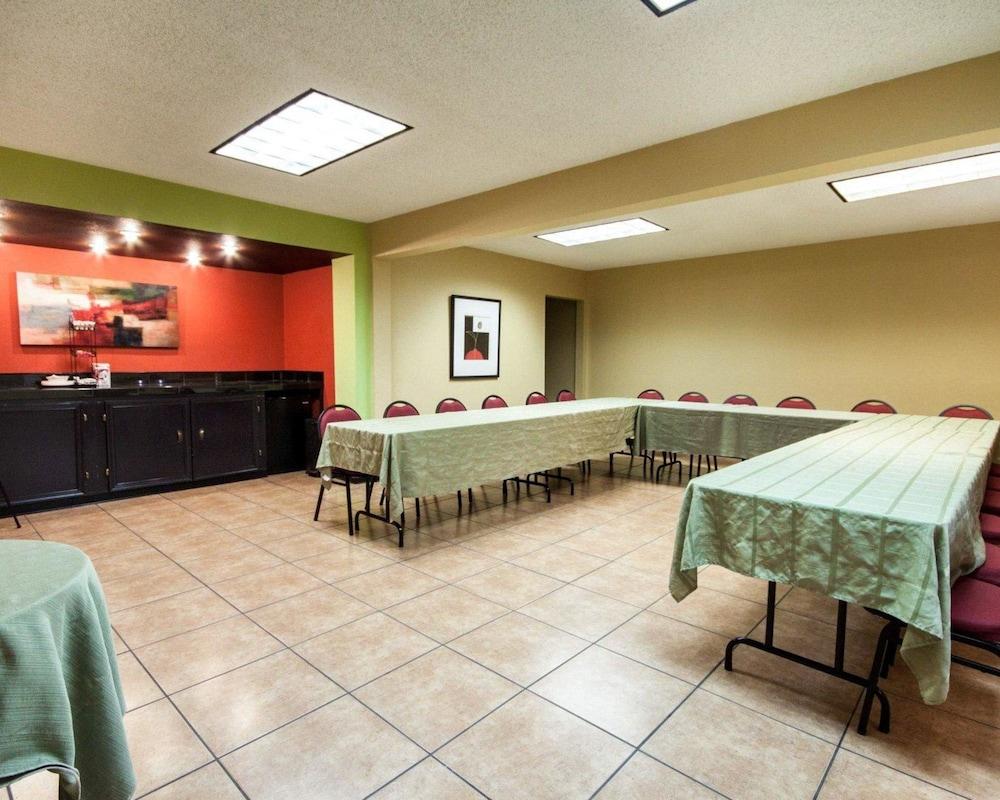 Quality Inn Airport East photo 5