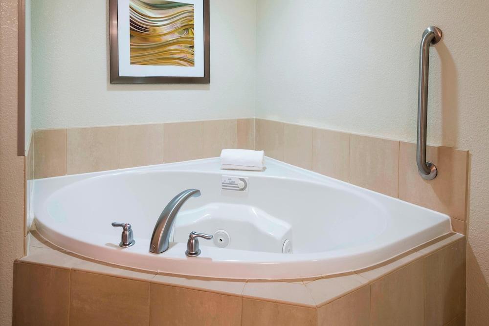 Courtyard by Marriott Fort Myers I-75/Gulf Coast Town Center photo 26
