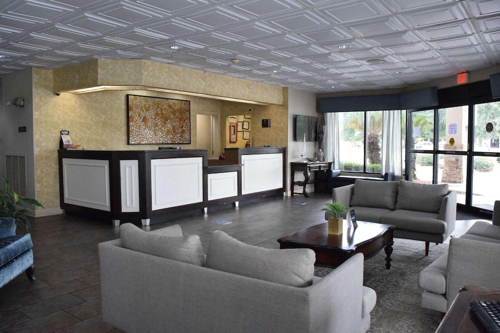 Ramada by Wyndham Savannah Gateway photo 2