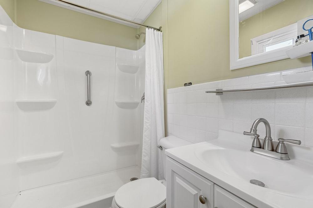 The Beaches Guest Rooms and Cottages photo 41