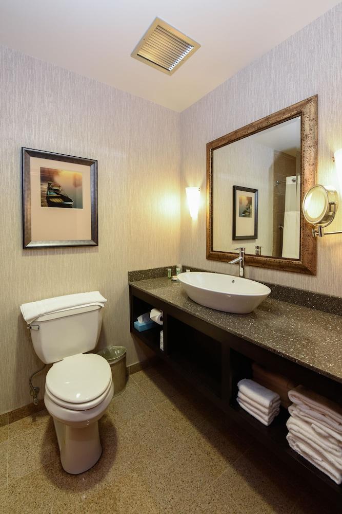 Wheeling Island Hotel-Casino-Racetrack photo 12