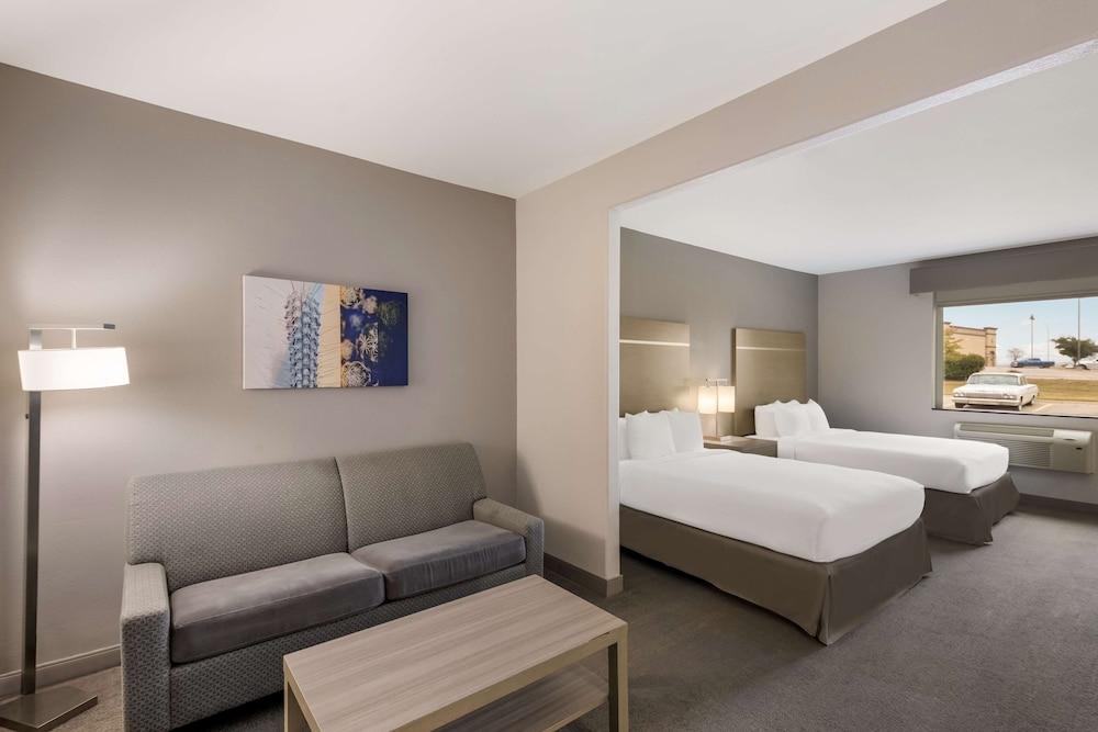 Best Western Plus Killeen/Fort Cavazos Hotel & Suites photo 16