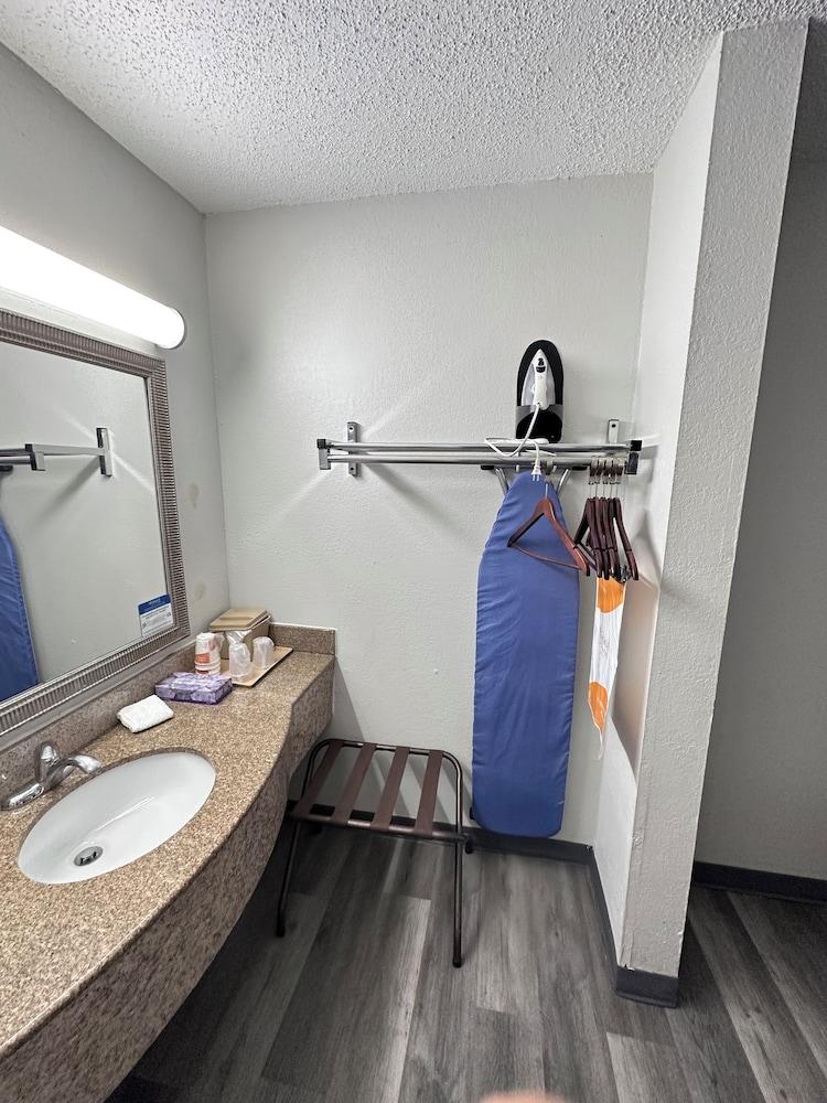 Quality Inn photo 13