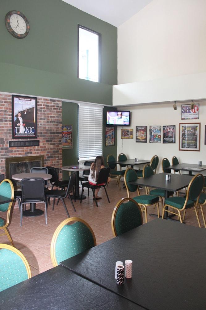 Ozark Valley Inn photo 41