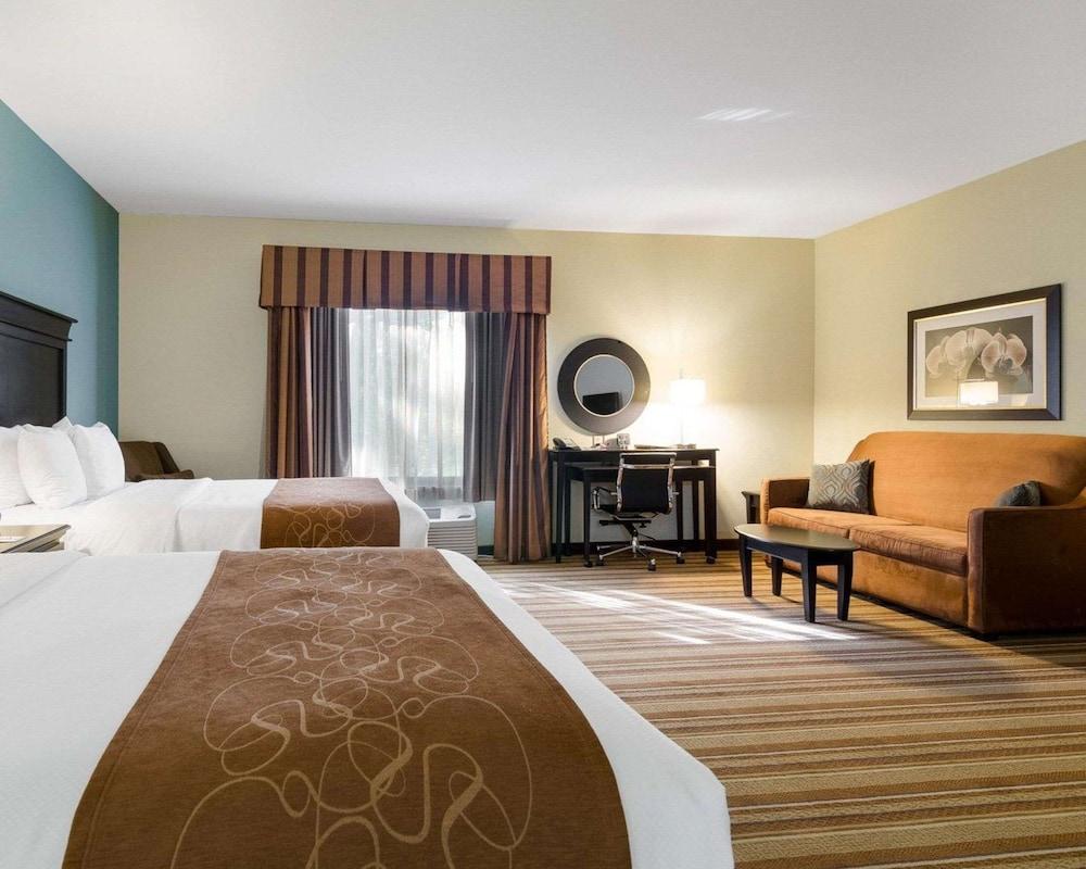 Comfort Suites Topeka Northwest photo 16