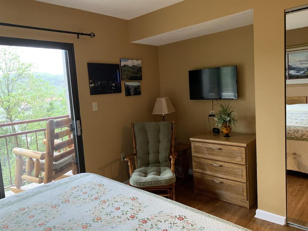 Laurel Inn Condominium photo 4
