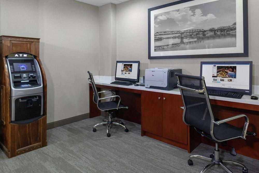 Hampton Inn Woodbridge photo 2