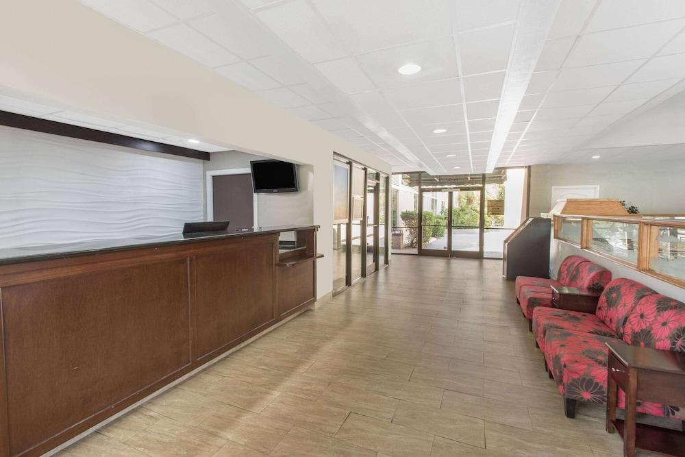 La Quinta Inn & Suites by Wyndham Myrtle Beach photo 18