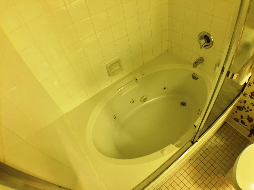 Super 8 by Wyndham Canandaigua photo 20