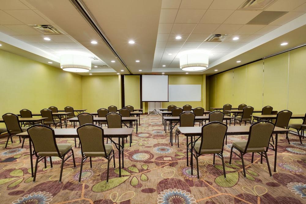 Holiday Inn Express Wilkesboro by IHG photo 29