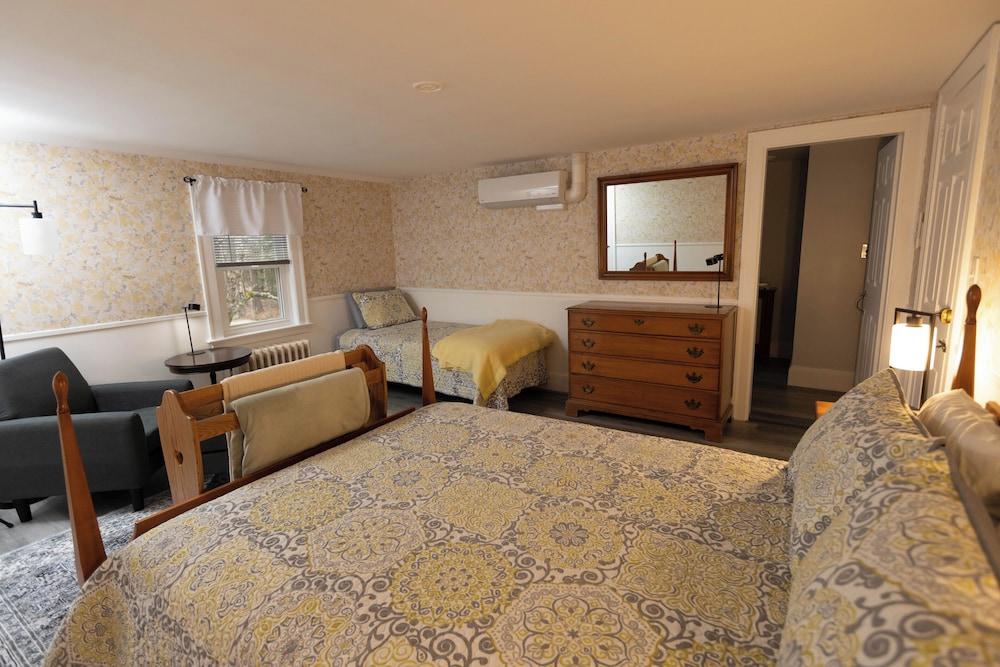 Blue Bear Inn photo 40