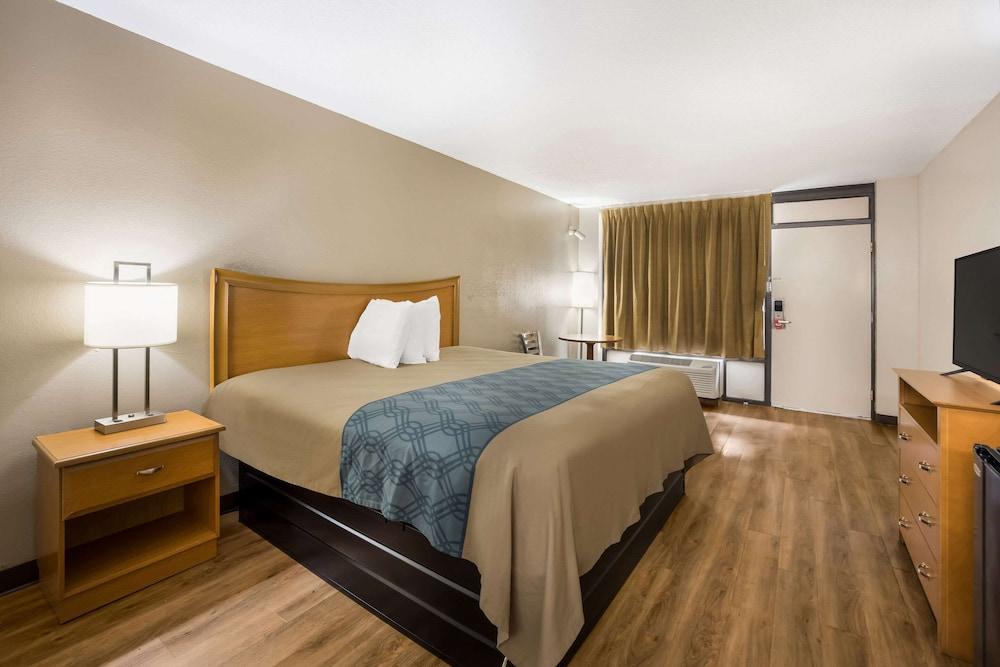 Econo Lodge Live Oak photo 17