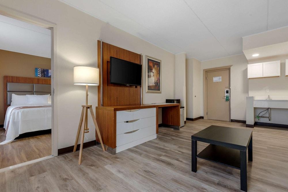 Quality Inn & Suites New Hartford - Utica photo 22