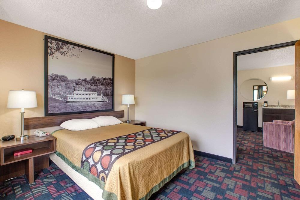 Super 8 by Wyndham Boonville photo 13