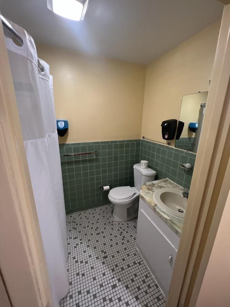 Yellow Diamond Inn photo 41