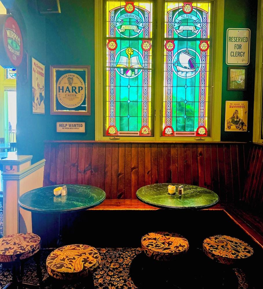 County Clare Irish Hotel & Pub photo 27