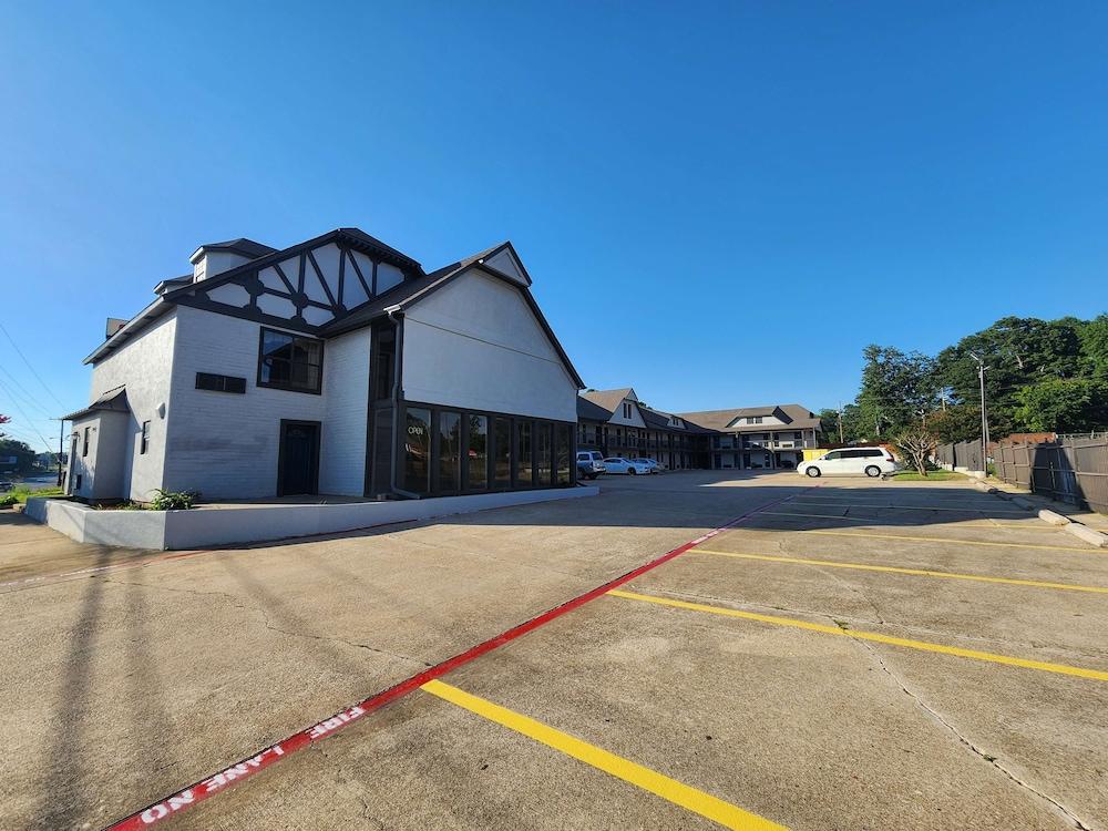 Americas Best Value Inn Longview photo 15