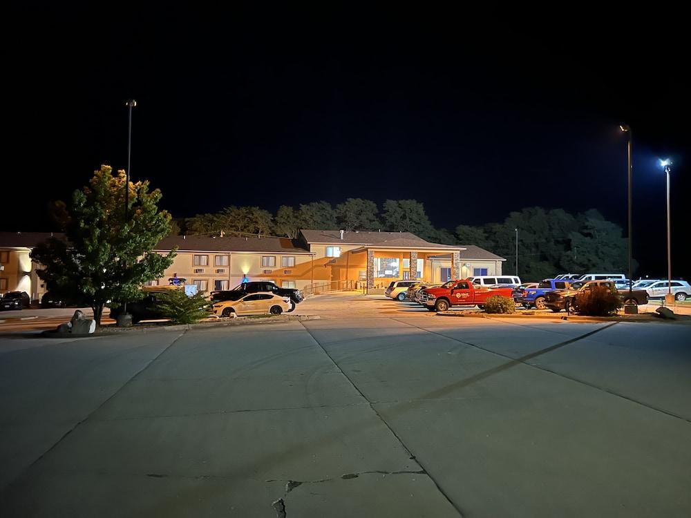 Days Inn by Wyndham Boonville photo 9