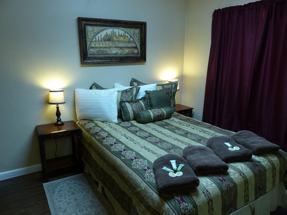 Bent Prop Inn & Hostel Downtown photo 9
