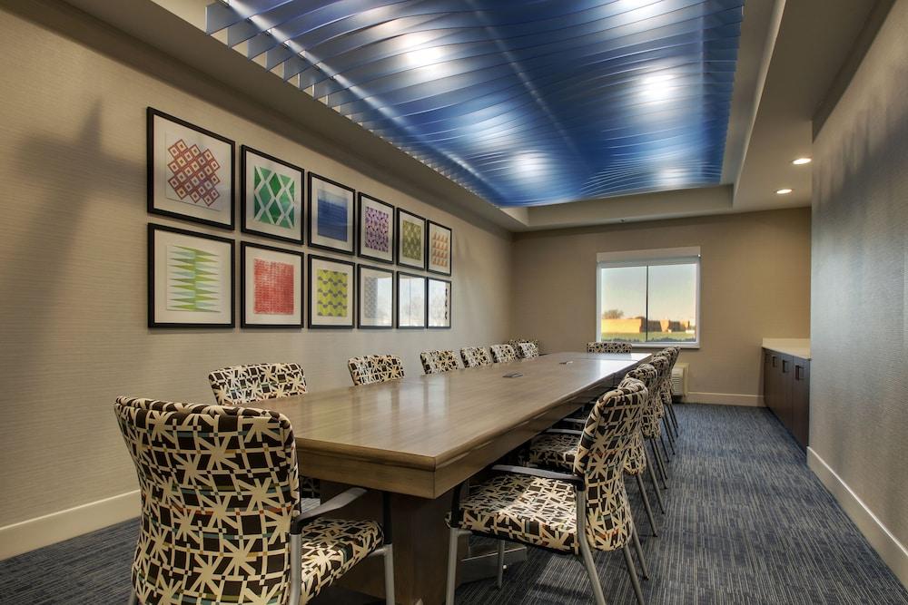 Holiday Inn Express Hotel & Suites Vernon College Area by IHG photo 51