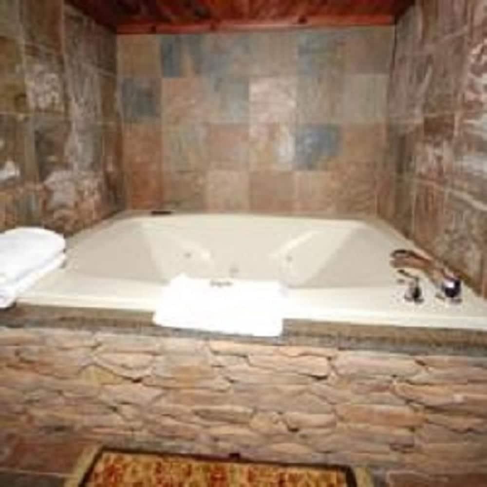 The Smokehouse Lodge and Cabins photo 49